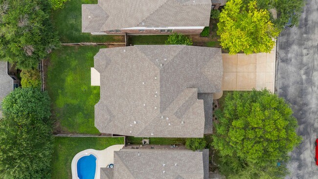 Building Photo - 25047 McBride Dr