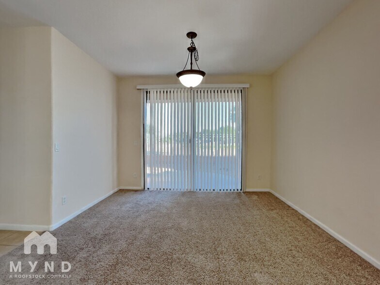 Building Photo - 13514 W Cypress St