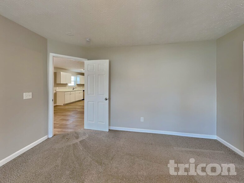 Building Photo - 10931 Cimmaron Ct