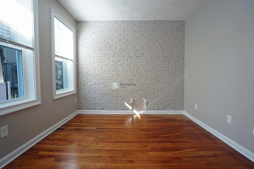 Building Photo - 14 Lorraine Ter