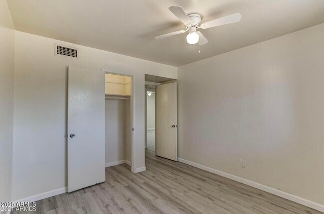 Building Photo - 40 E Fairmont Dr
