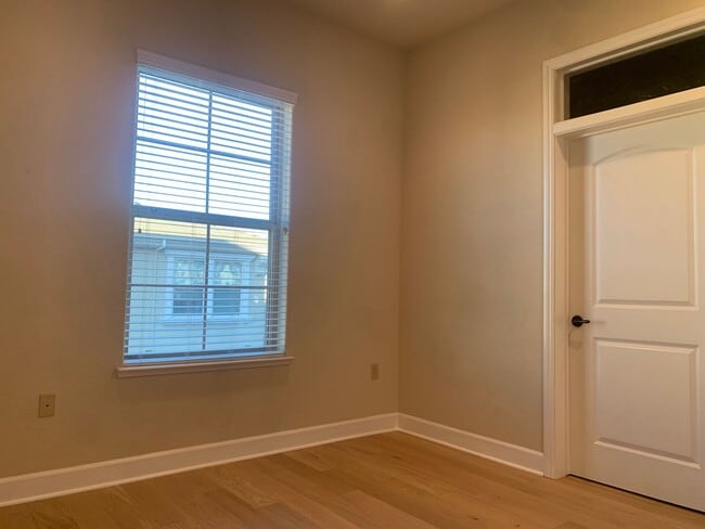 Building Photo - Luxurious Belvedere Condo Available Now!