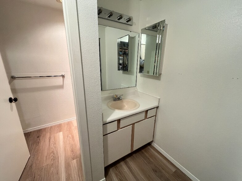 Building Photo - 12530 109th Ct NE