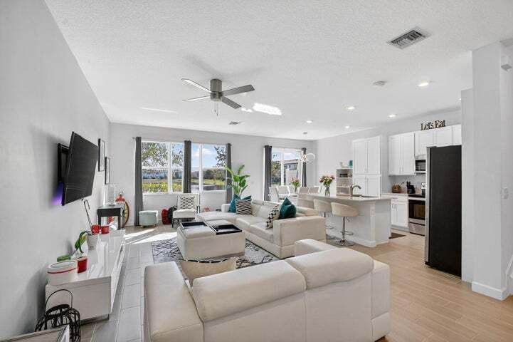 Building Photo - 4790 Navali Dr