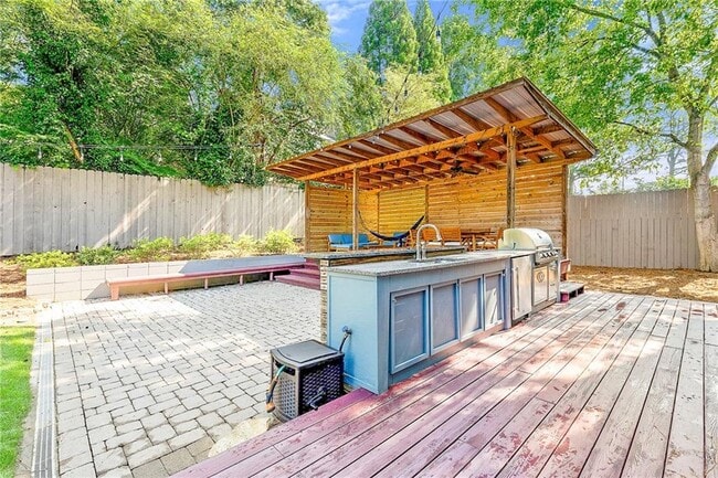 Building Photo - 235 Hillside Dr NW