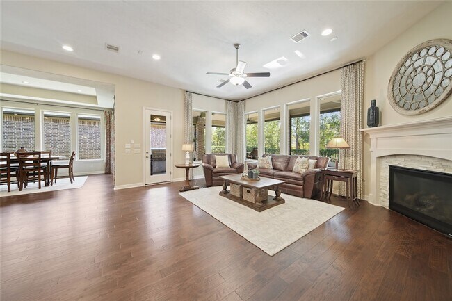 Building Photo - 9510 Spring Rose Dr