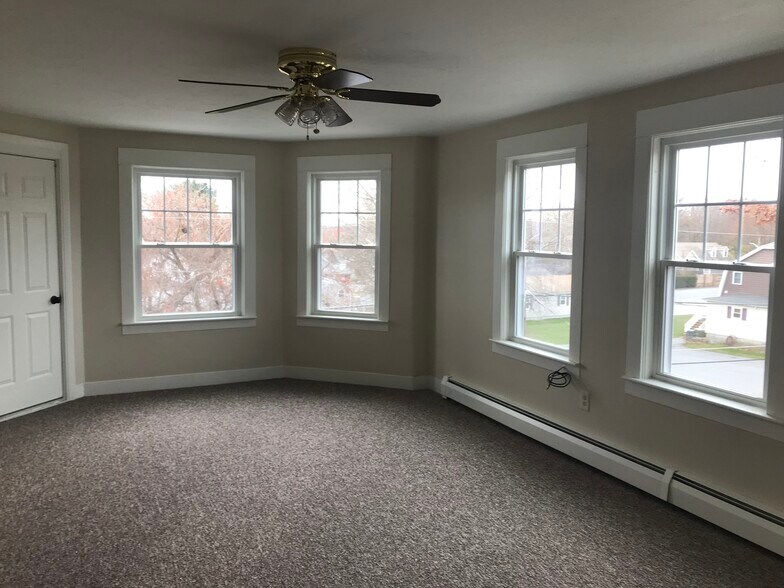 Building Photo - 5 Greystone Ave