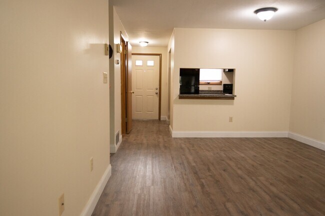 Building Photo - 39 4th Ave