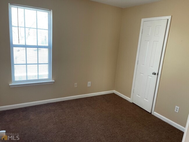 Building Photo - 440 Woodlawn Ave NW