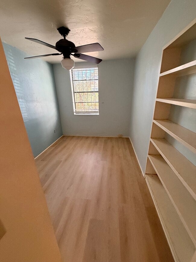 Building Photo - 3452 E Willard St