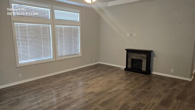 Building Photo - 1361 Shadowglen Way