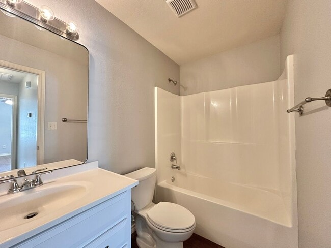 Building Photo - Tour Today! 2 Bedroom 2 Bath at Mansion Creek! Chapel Hill ISD!