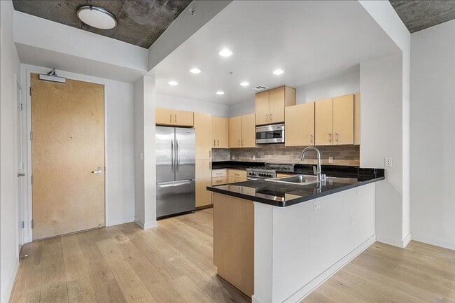 Building Photo - 311 2nd St