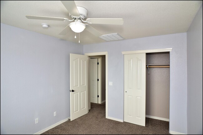 Building Photo - 13239 Emerald Isle St