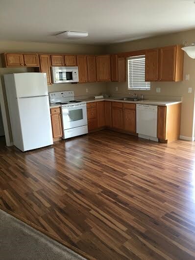 Building Photo - 42 Fox Hollow Dr