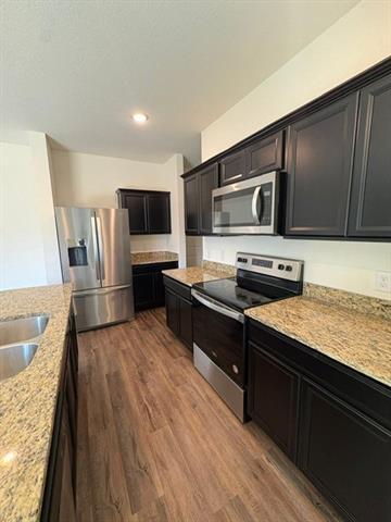 Building Photo - 713 Peach Tree Ln
