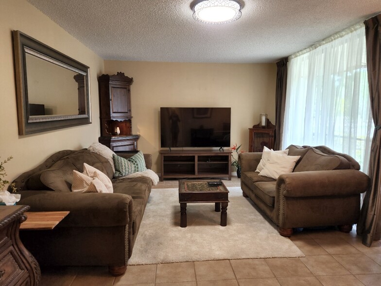 LIVING ROOM - 825 Egret Cir