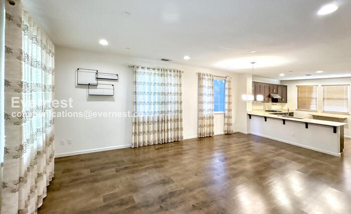 Building Photo - 60 Regency Pl