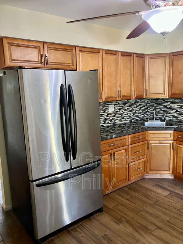 Building Photo - 1688 Bluebird Dr