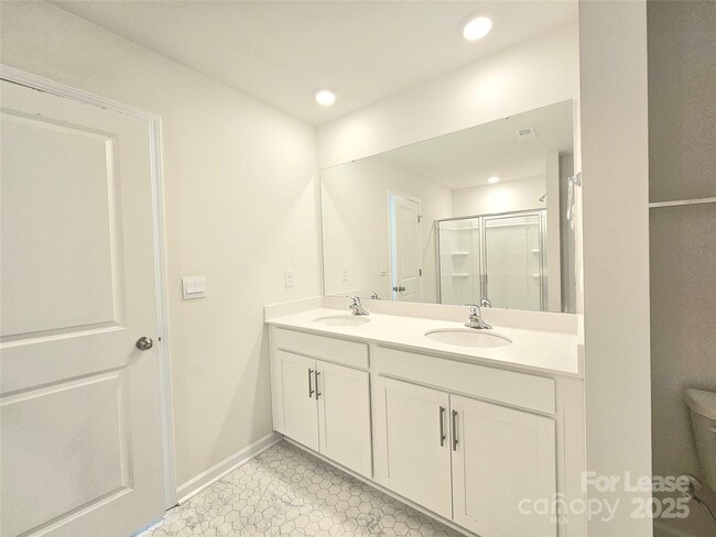 Building Photo - 8114 Murray Br Dr