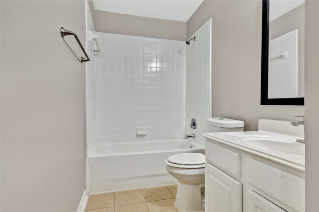 Building Photo - 5601 Savannah Woods Ln