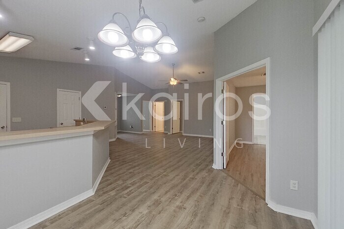 Building Photo - 225 Leebeck Cir