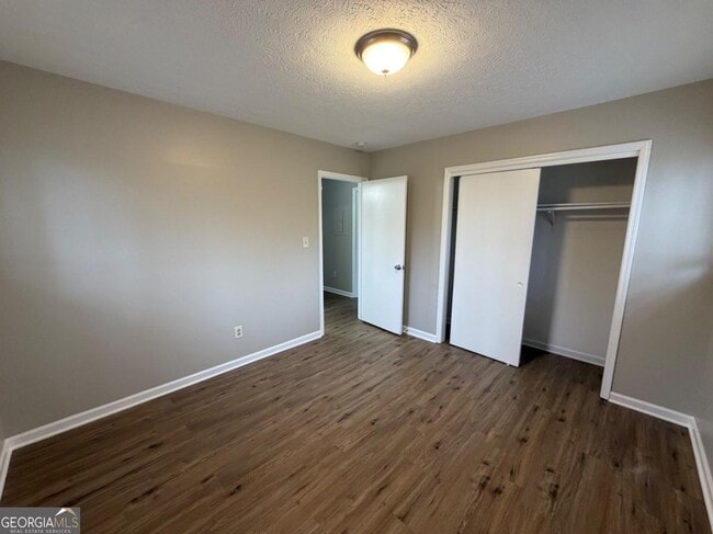 Building Photo - 816 Jesters Lake Dr