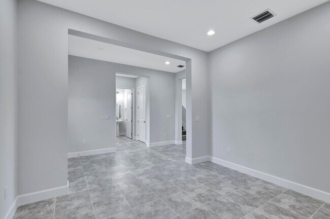 Building Photo - 5134 Liberty Ln