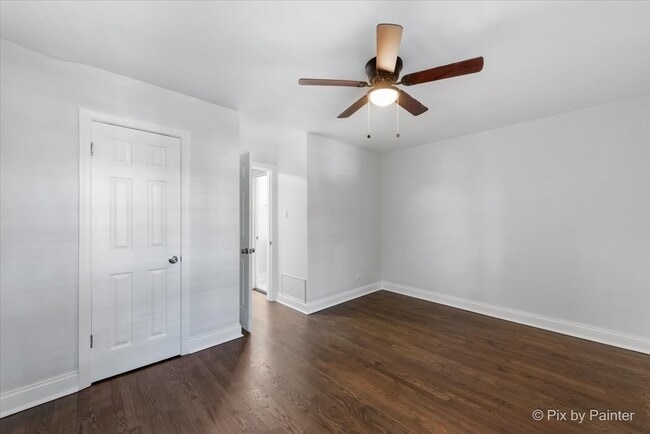 Building Photo - 2715 W Berwyn Ave