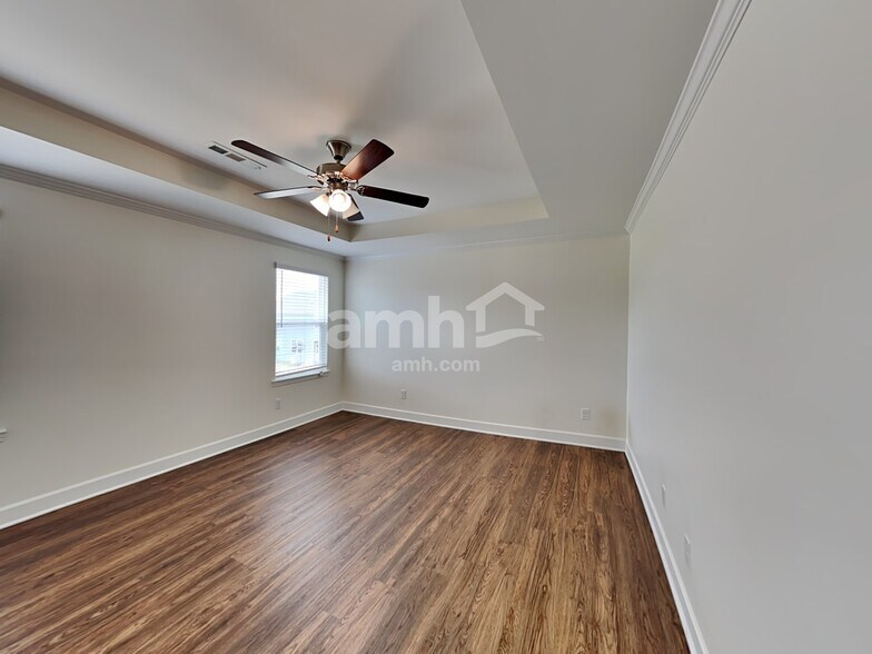 Building Photo - 5071 Trailwater Dr