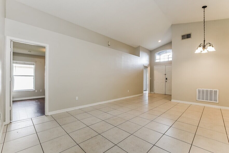 Building Photo - 11001 Siting Pl