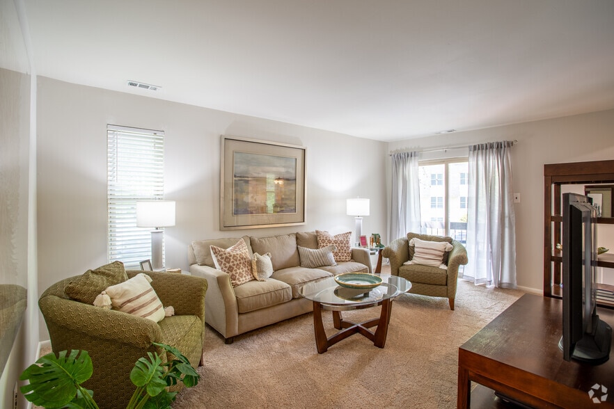 Living Room - Village of Stoney Run
