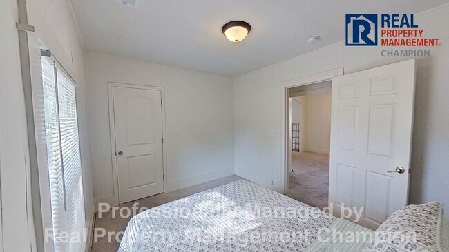 Building Photo - 1206 Dawson St