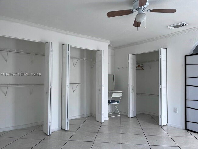 Building Photo - 1607 SW 136th Pl