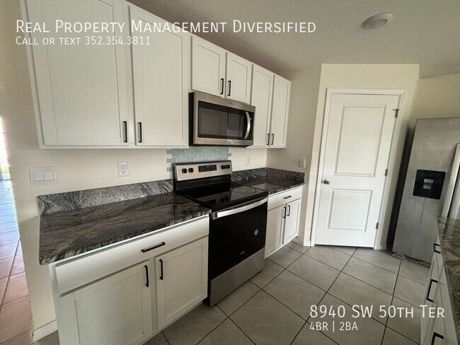 Building Photo - 8940 SW 50th Ter