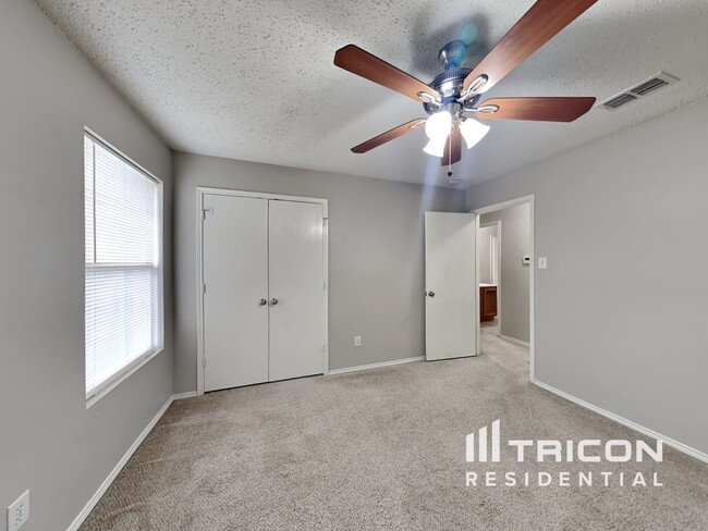 Building Photo - 3032 Cesareo Dr