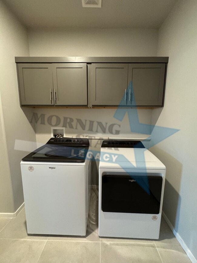 Building Photo - Newer home in desirable Metro area!