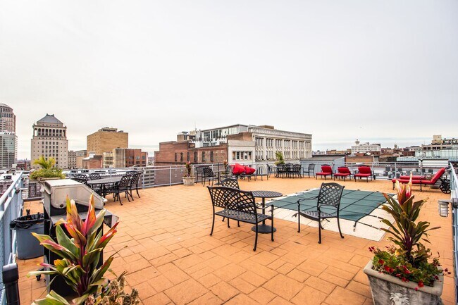 Building Photo - Gorgeous Loft-Ask About our Move in Special!!!