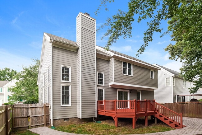 Building Photo - 500 Mountain Lake Dr