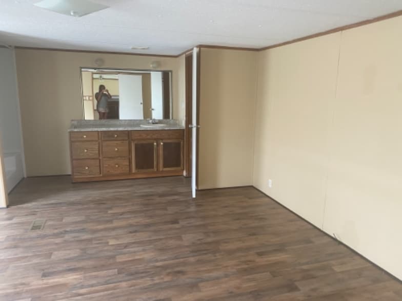 Building Photo - 223 John Way
