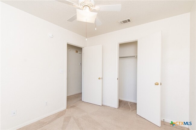 Building Photo - 2900 Southhill Dr