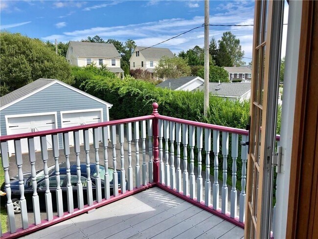 Building Photo - 673 Aquidneck Ave