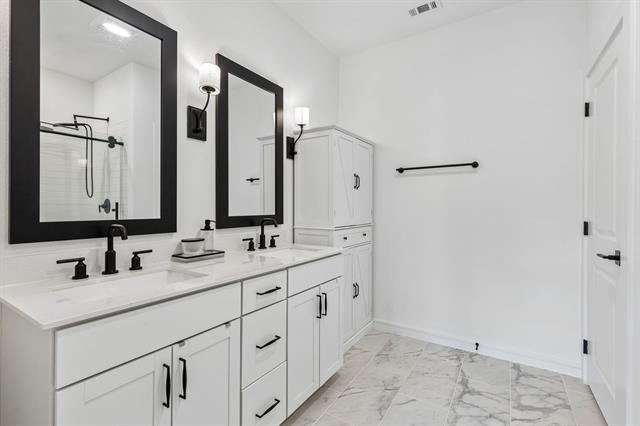 Building Photo - 1242 Champlain Wy