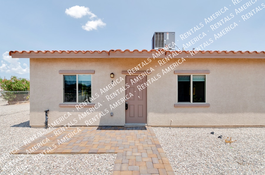 Building Photo - 820 E 35th St