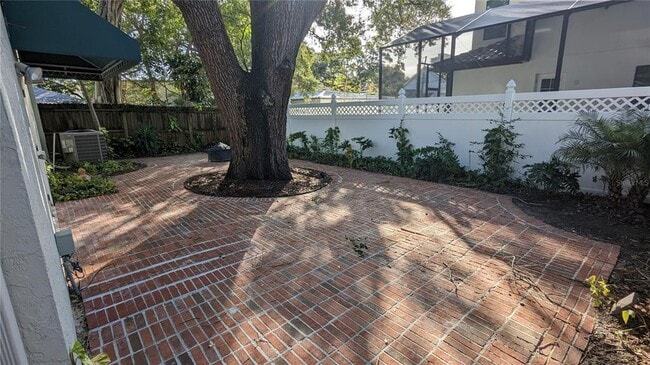 Building Photo - 3112 W San Carlos St