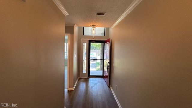 Building Photo - 2217 Waterpoint Pl