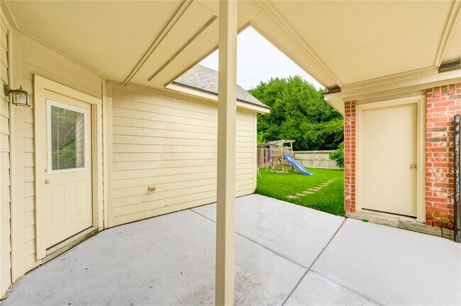 Building Photo - 20919 Field Manor Ln