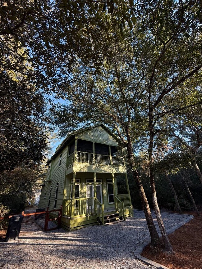 Primary Photo - 3 Bdrm Home with 3rd floor loft in Pt Washington