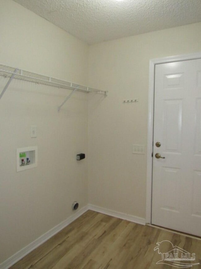 Building Photo - 10156 Crest Ridge Dr