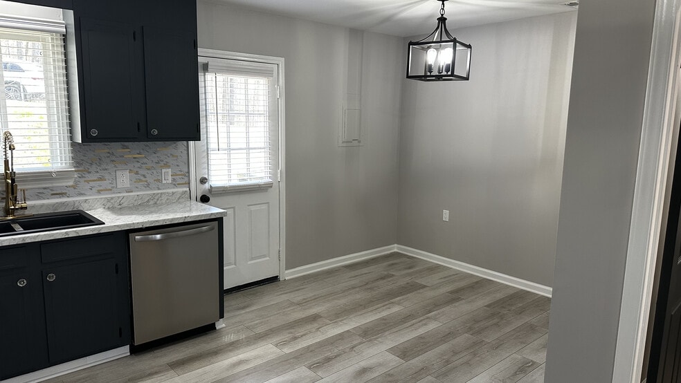Building Photo - 4152 Cherrywood Dr